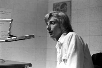 Young Barry Manilow in early career